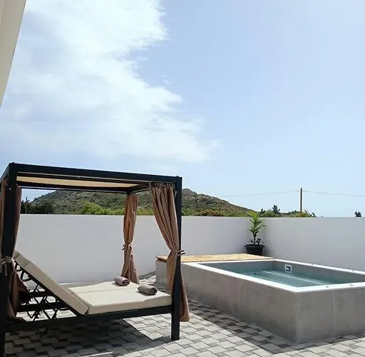Traounou Bay Апартаменты Афанту