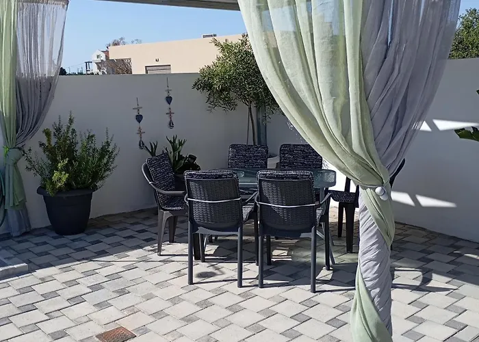 Traounou Bay Apartman Afándu